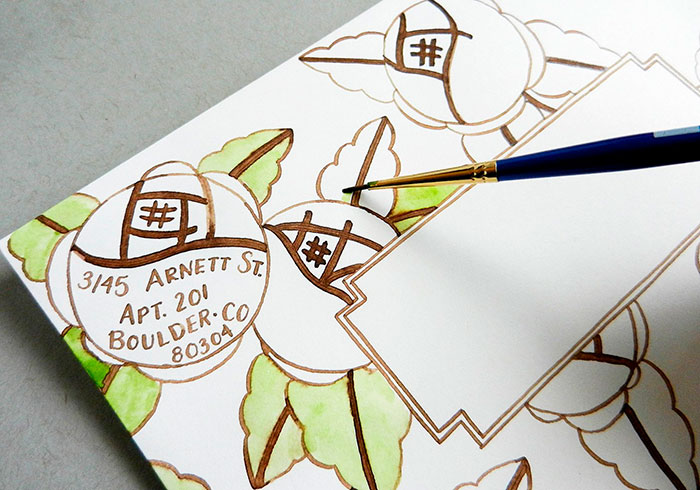 Красивый конверт из бумаги-разрисуйте контуры коричневым