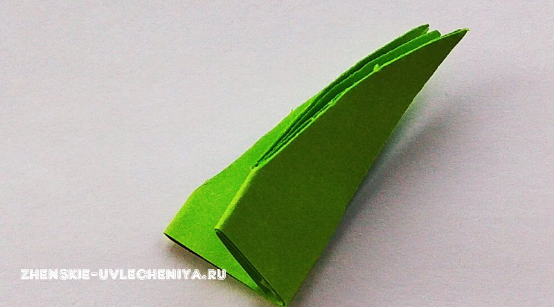 заготовка из зеленой бумаги